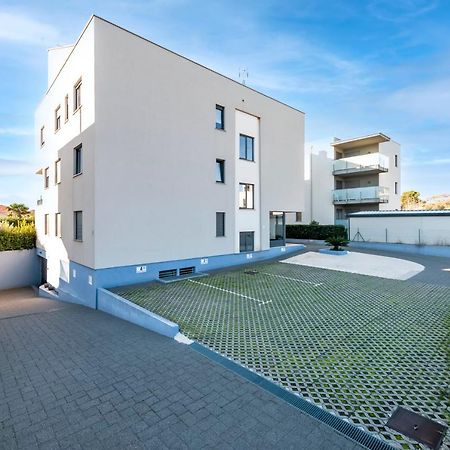 Sunny Day - Apartment With Parking Rovinj Exterior photo